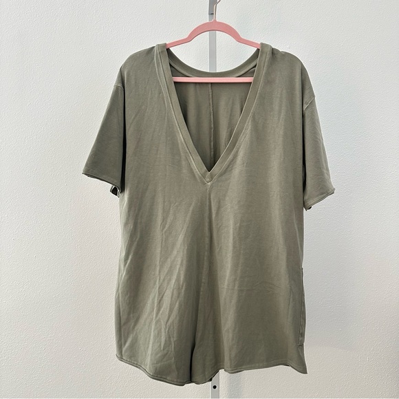 NWT Free People Hot Shot Tee Romper Light Olive Green Size Small $60 MSRP - Picture 3 of 6